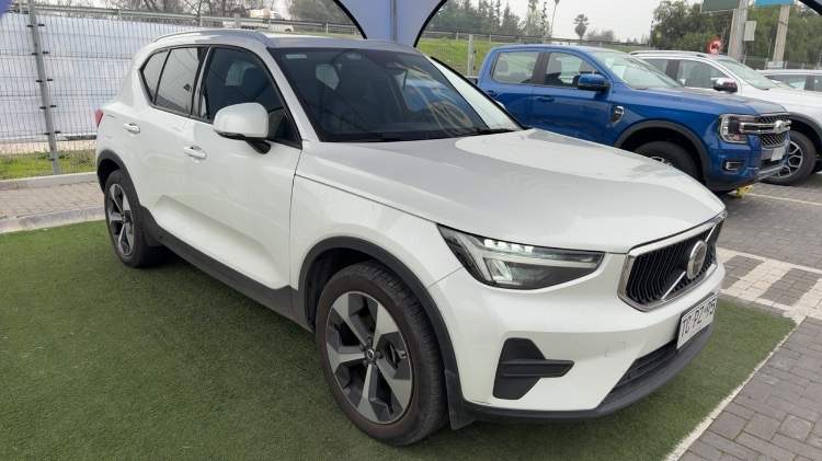 Volvo Xc40 2.0 B4 Plus Hibrido Fwd At 5p año 2024