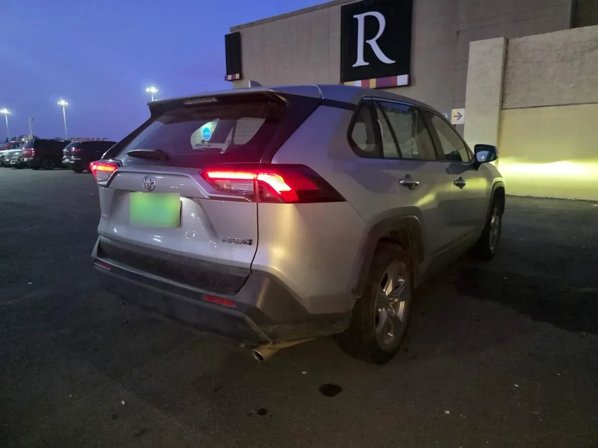 Toyota Rav 4 2.0 Le 4x2 Mt 5p año 2022