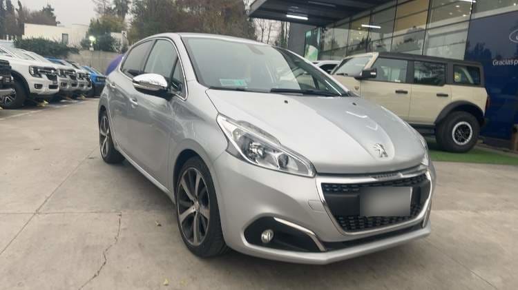 Peugeot 208 1.2 Allure Pack 4x2 110hp At6 5p año 2018