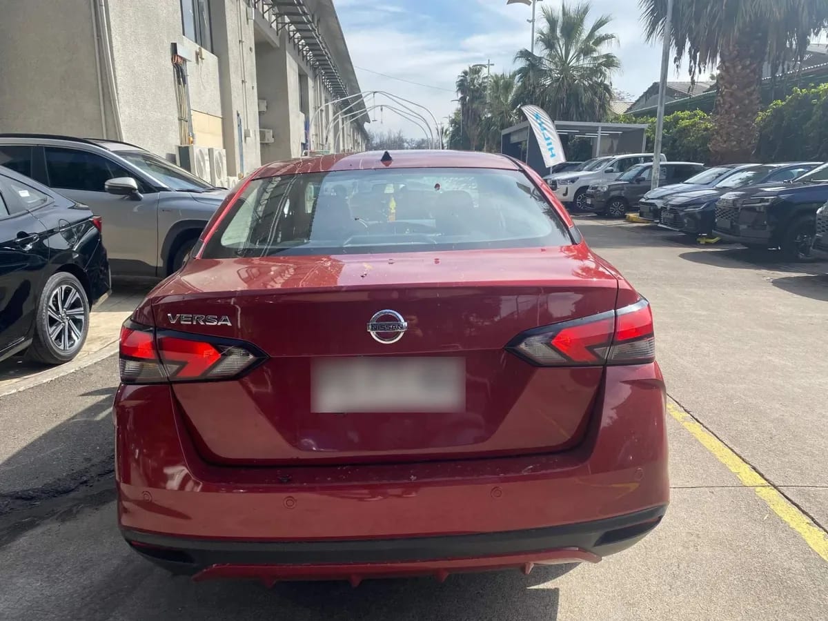Nissan Versa 1.6 Advance 4x2 Cvt At 4p año 2021