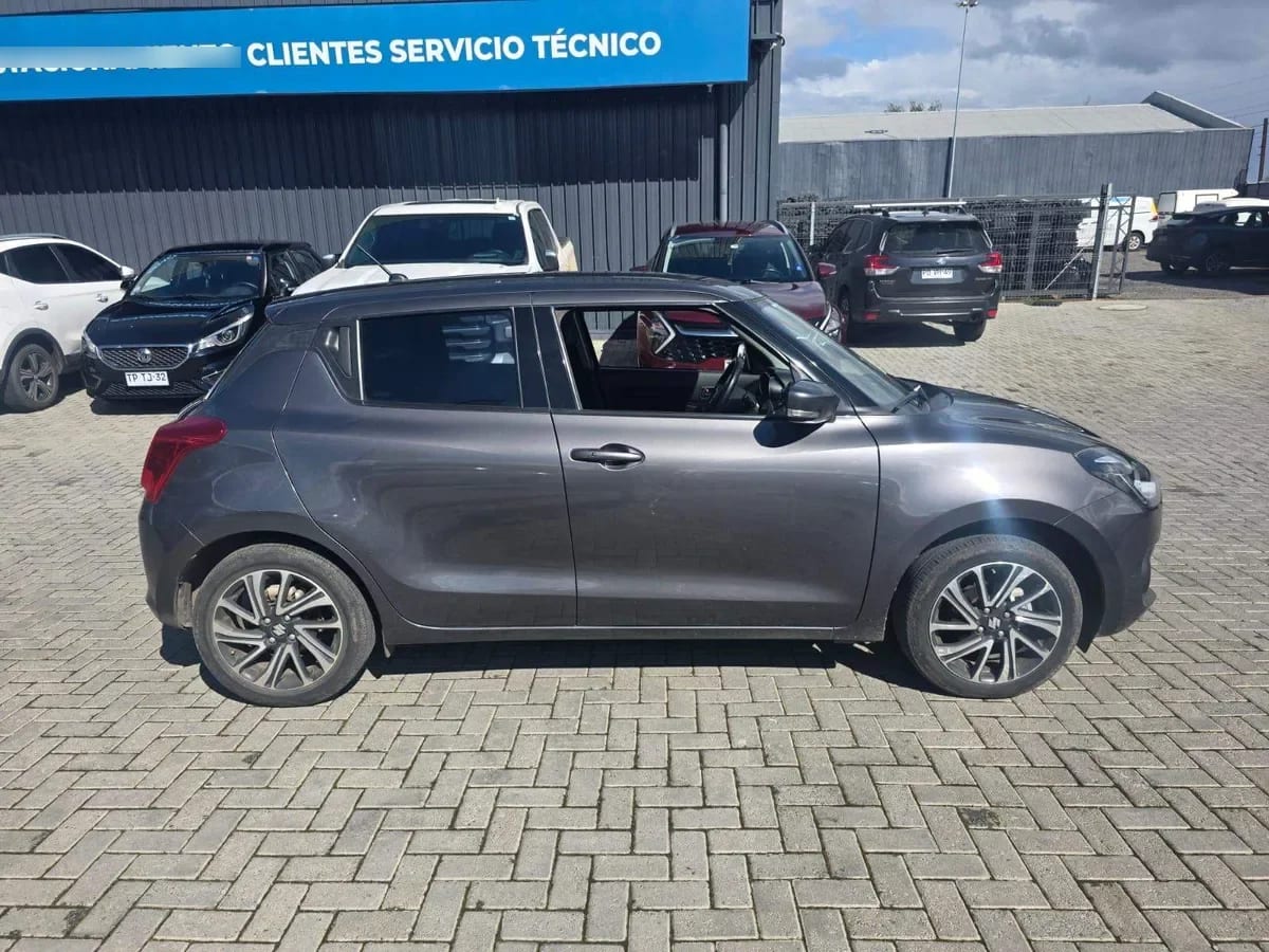 Suzuki Swift 1.2 Glx Plus 4x2 Hb Cvt At 5p año 2022