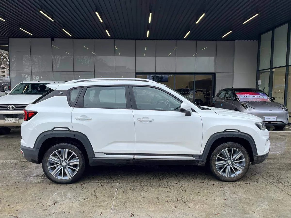 Changan Cs35 Plus 1.6 Luxury 4x2 Mt 5p año 2022