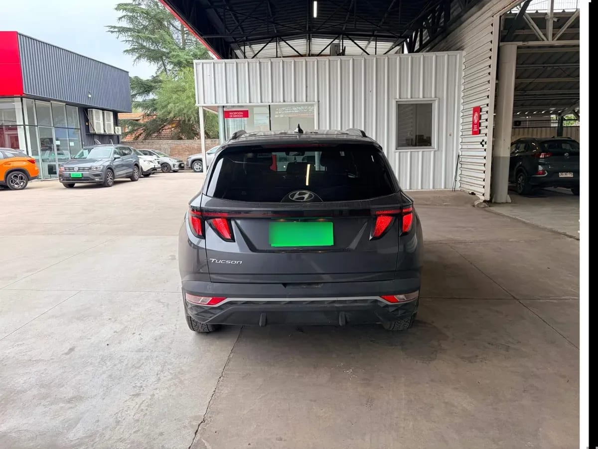 Hyundai Tucson 2.0 Nx4 Plus 2wd Mt 5p año 2023
