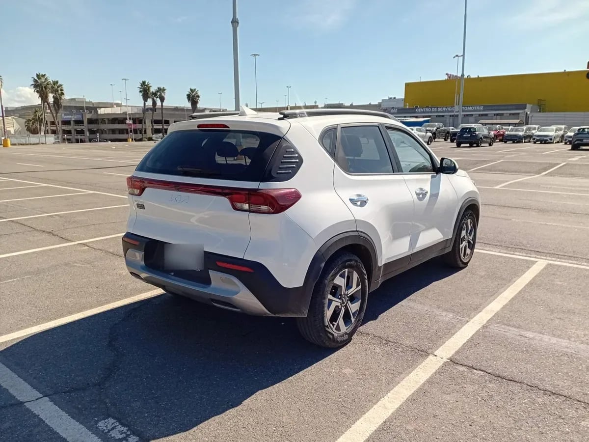 Kia Sonet 1.5 Ex Full 4x2 6mt 5p año 2024