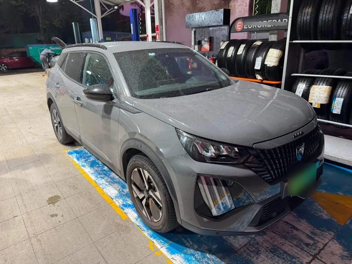 Peugeot 2008 1.2 Allure Pack Puretech 130 4x2 At 5p año 2024