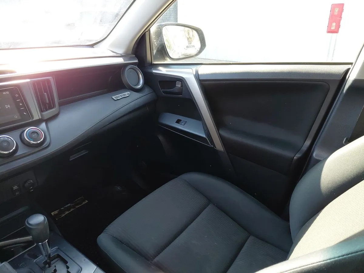 Toyota Rav 4 2.0 Adventure 4x2 Lujo Cvt At 5p año 2019