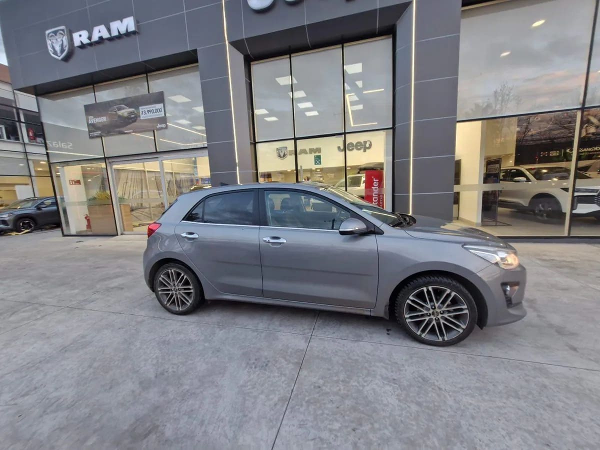 Kia Rio 5 1.6 Ex Sport 4x2 Hb Ci 6mt 5p año 2022