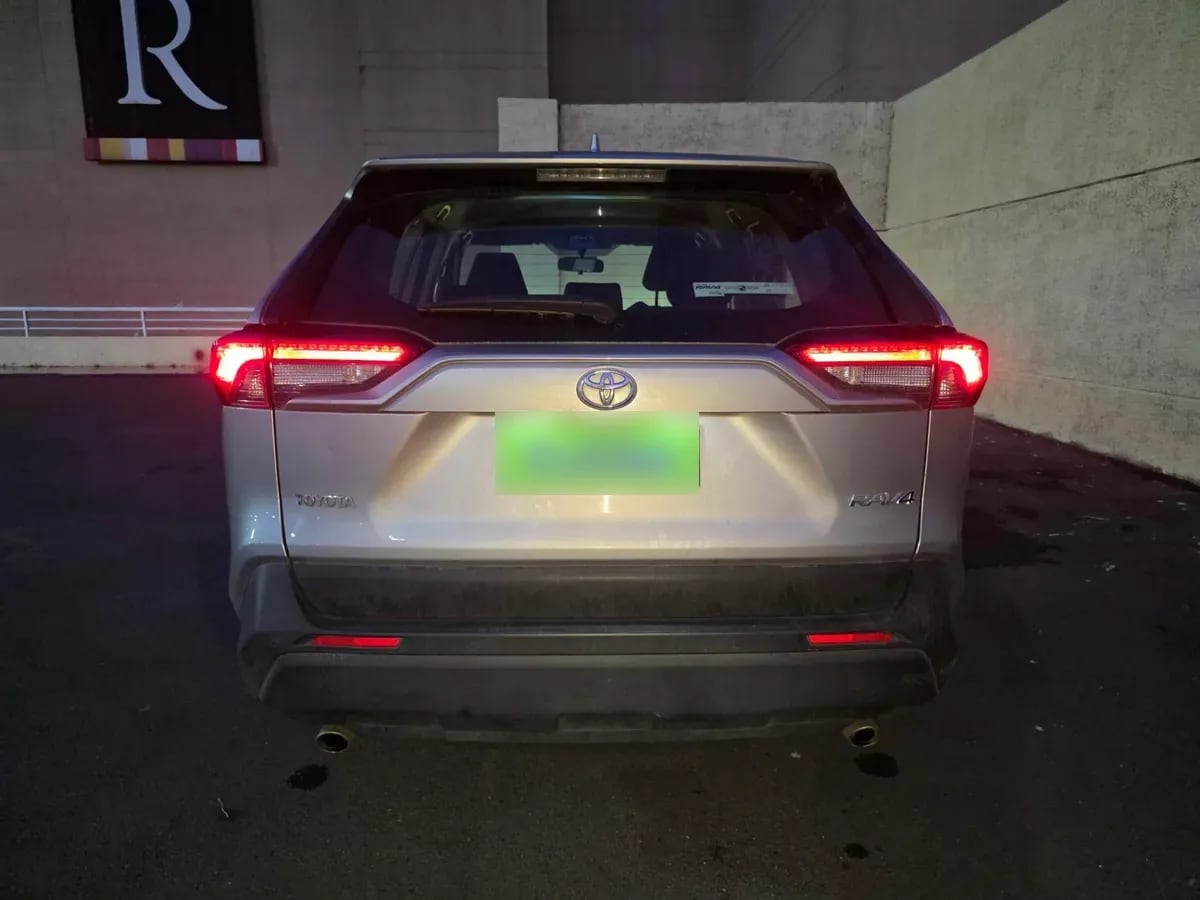 Toyota Rav 4 2.0 Le 4x2 Mt 5p año 2022