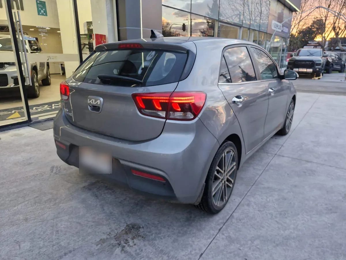 Kia Rio 5 1.6 Ex Sport 4x2 Hb Ci 6mt 5p año 2022