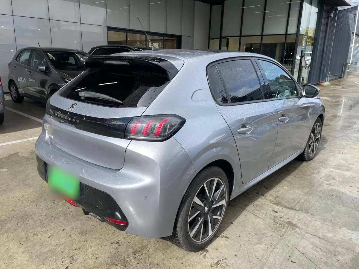 Peugeot 208 1.2 Gt Puretech 4x2 130 Eat8 5p año 2021