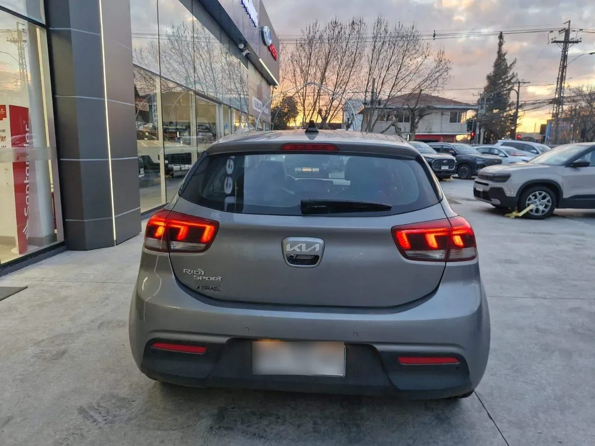 Kia Rio 5 1.6 Ex Sport 4x2 Hb Ci 6mt 5p año 2022