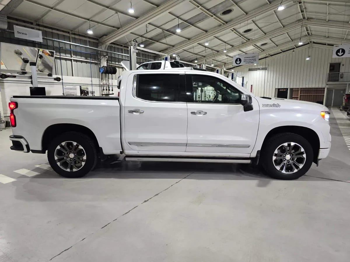 Chevrolet Silverado 3.0 High Country 4x4 At 4p año 2023