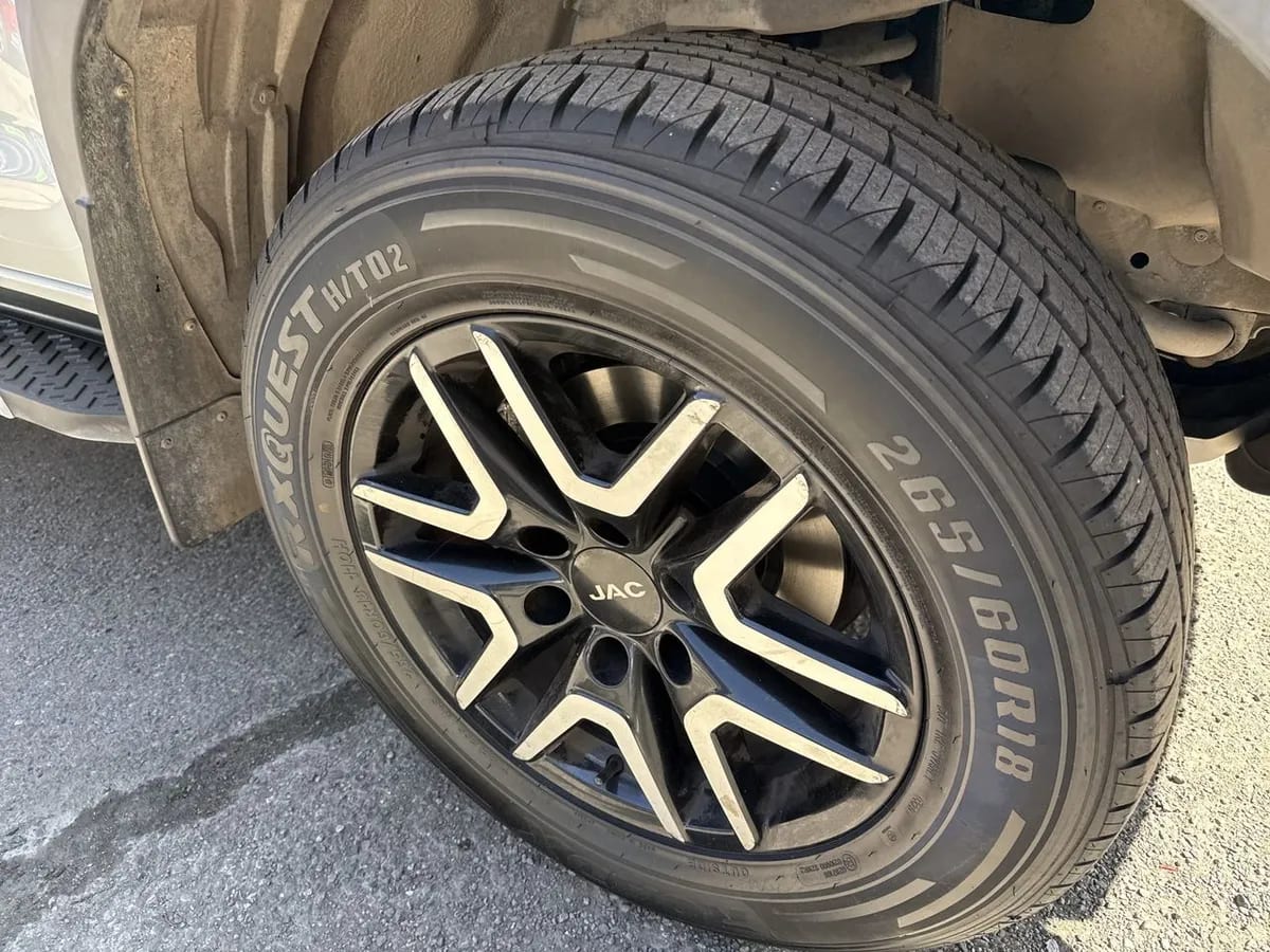 JAC T8 2.0 Comfort 4x2 Diesel Mt 4p año 2022