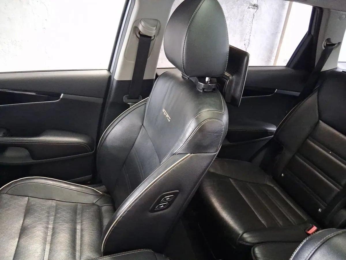 Kia Sorento 2.4 Gtl 2wd Special Pack At6 5p año 2021