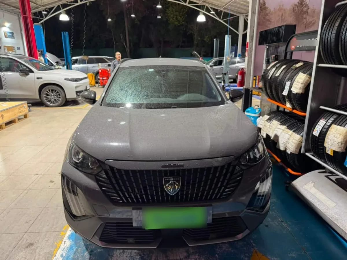 Peugeot 2008 1.2 Allure Pack Puretech 130 4x2 At 5p año 2024