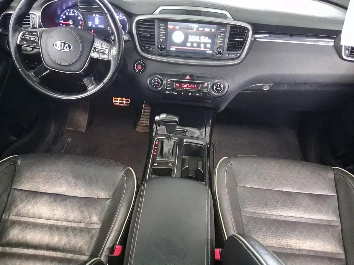 Kia Sorento 2.4 Gtl 2wd Special Pack At6 5p año 2021