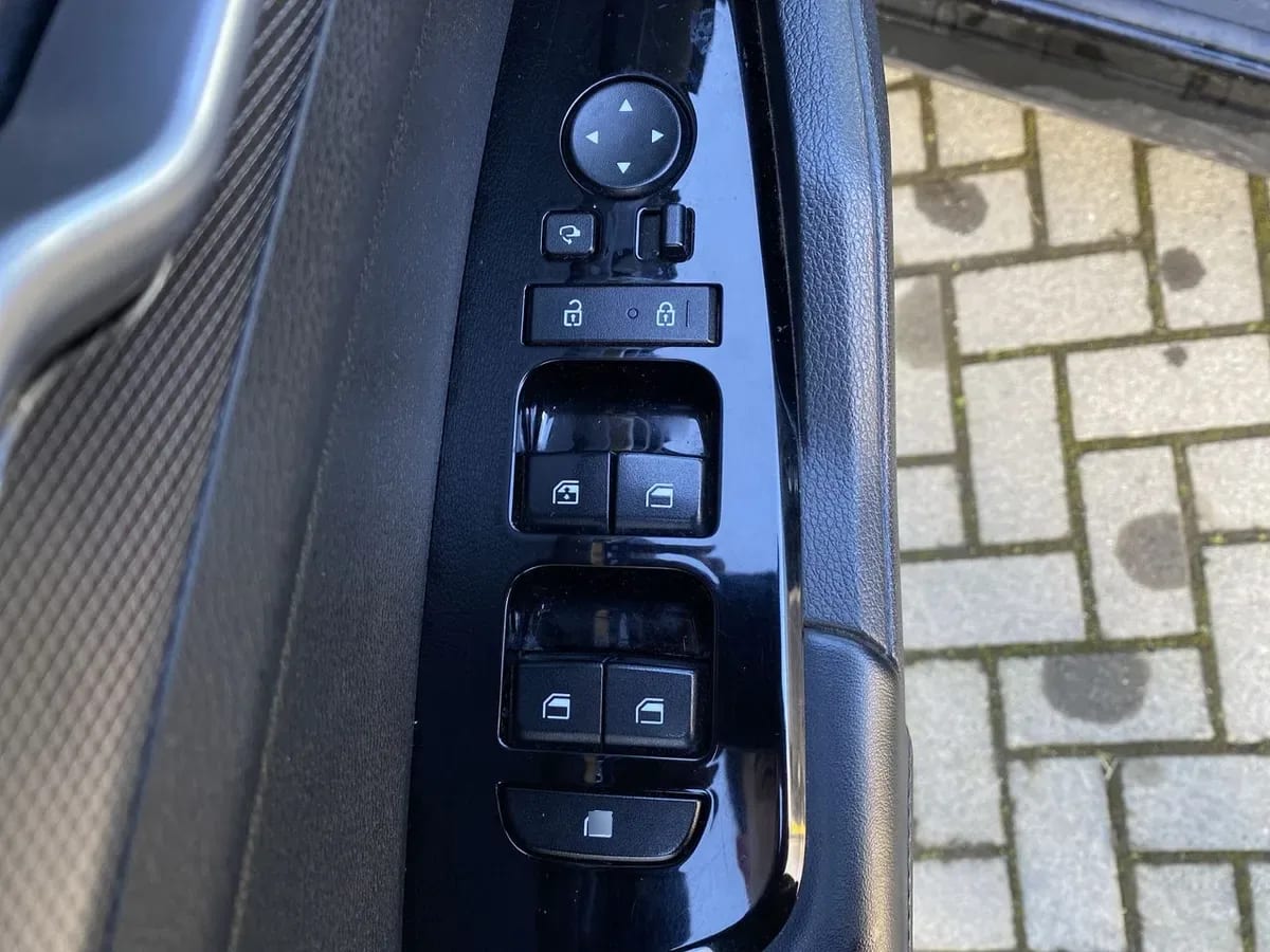Kia Sportage 2.0 Ex Dsl 2wd 8at 5p año 2022
