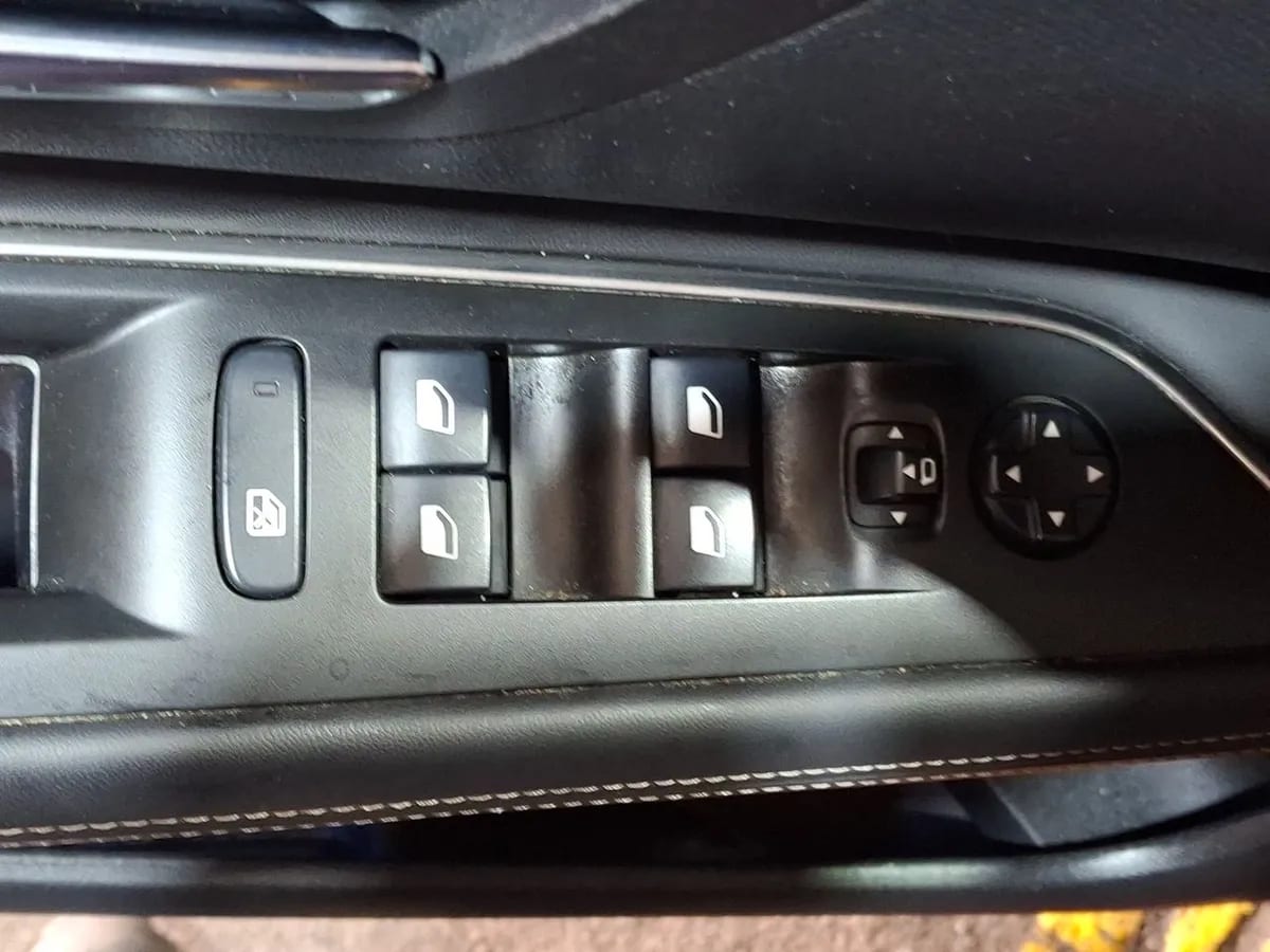 Peugeot 3008 1.6 Allure Thp 165hp Eat6 5p año 2019