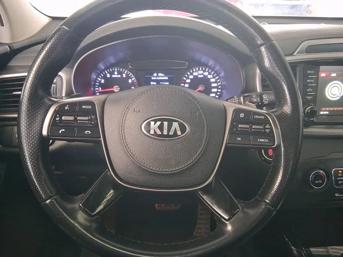 Kia Sorento 2.4 Gtl 2wd Special Pack At6 5p año 2021