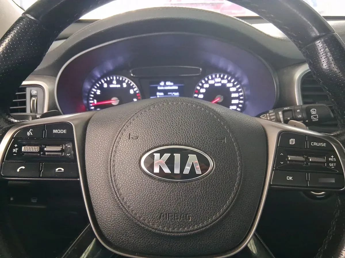 Kia Sorento 2.4 Gtl 2wd Special Pack At6 5p año 2021
