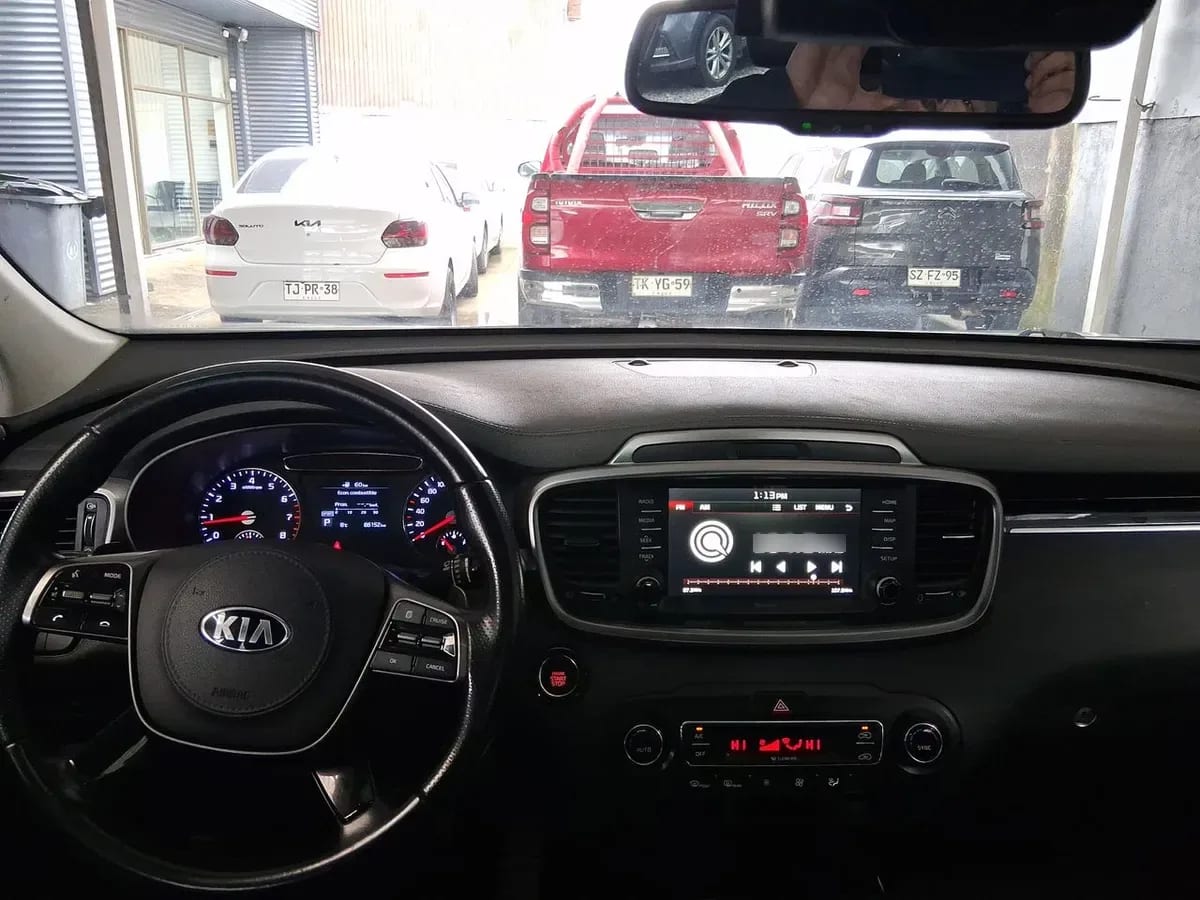 Kia Sorento 2.4 Gtl 2wd Special Pack At6 5p año 2021