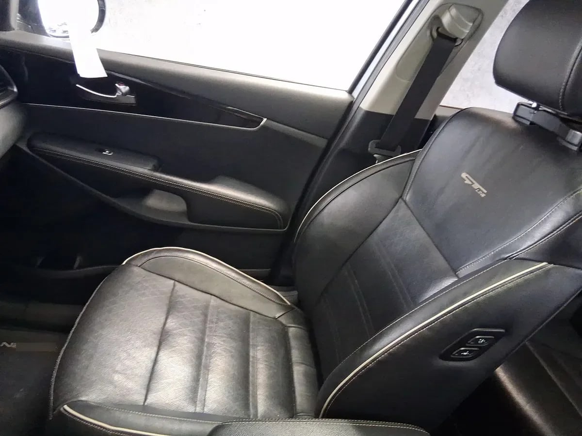 Kia Sorento 2.4 Gtl 2wd Special Pack At6 5p año 2021