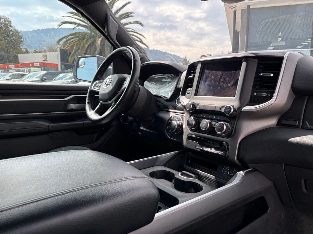 Ram 1500 Big Horn Crew Cab 4x4 3.6 Aut año 2022