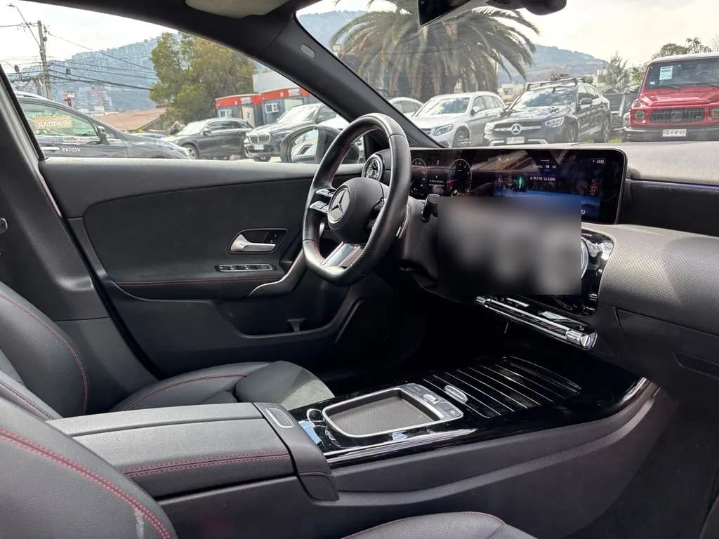Mercedes-Benz A 200 Look Amg año 2025