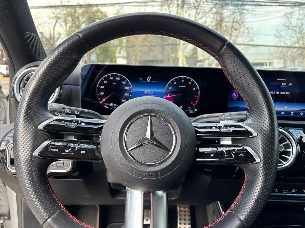 Mercedes-Benz A 200 Look Amg año 2025