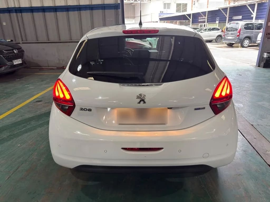 Peugeot 208 1.2 Allure Pack 4x2 110hp At6 5p año 2018