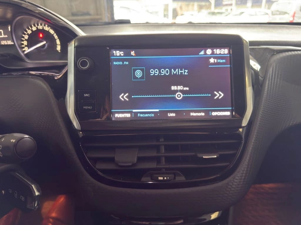 Peugeot 208 1.2 Allure Pack 4x2 110hp At6 5p año 2018