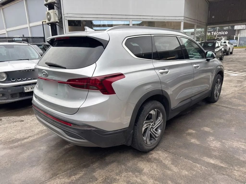 Hyundai Santa Fe 2.5 Aut año 2023