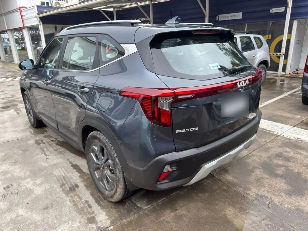 Kia Seltos Ex Ivt 1.5 Aut año 2024