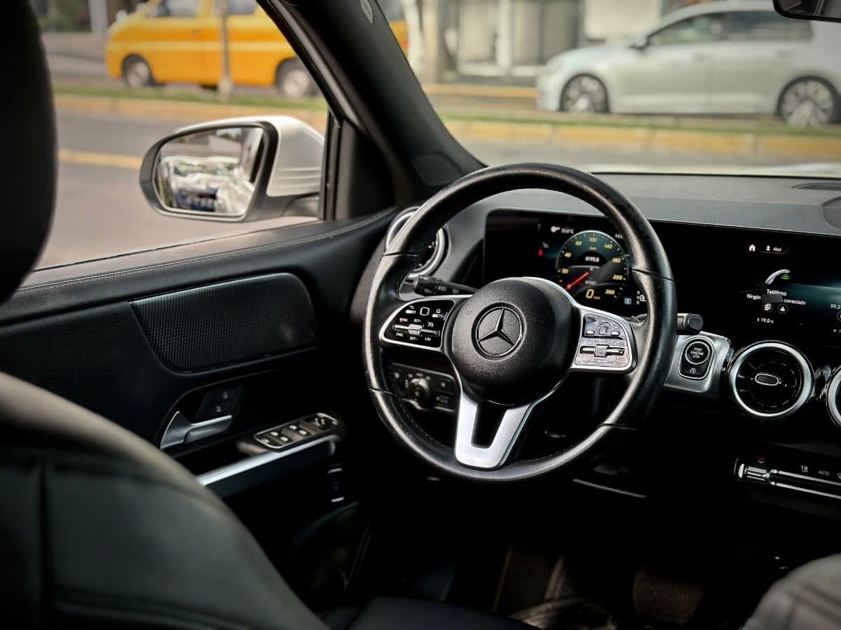 Mercedes-Benz Glb 200 1.3 4x2 At 5p año 2023