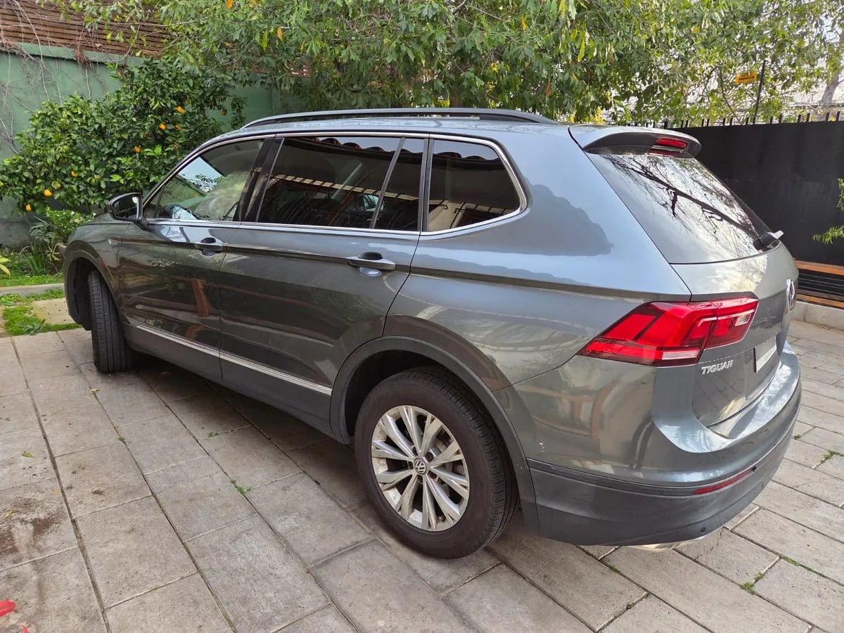 VOLKSWAGEN TIGUAN 1.4 Tsi Trendline 150hp Mt año 2018