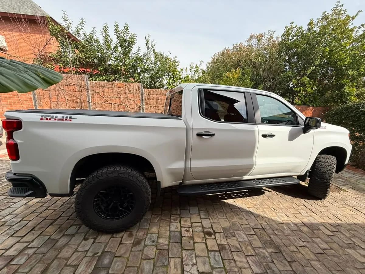 CHEVROLET SILVERADO 5.3 Cc Lt Tb At 4x4 año 2022