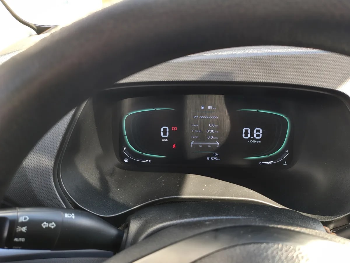 KIA MOTORS CARENS 1.5 Lx 7p Mt año 2023