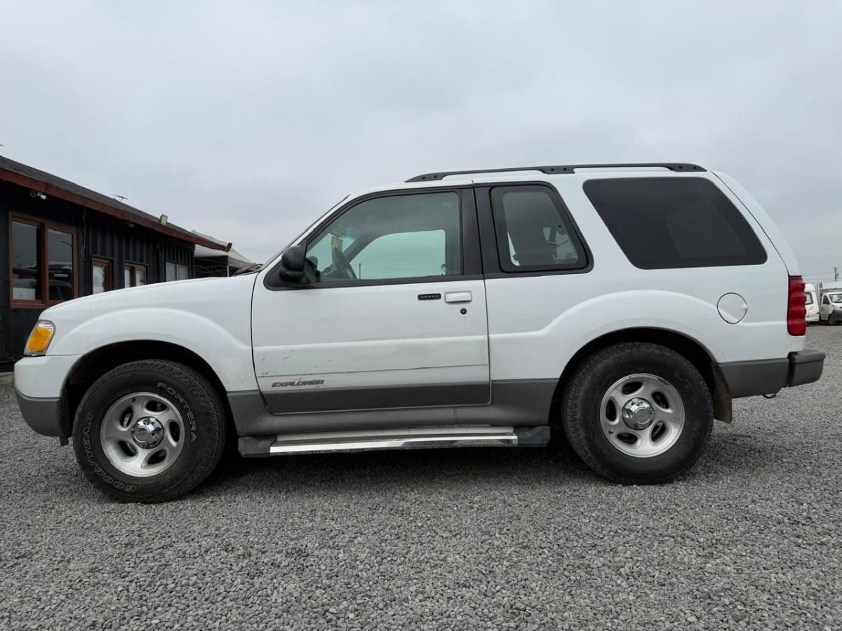 Ford Explorer Sport 4.0 3p At año 2002
