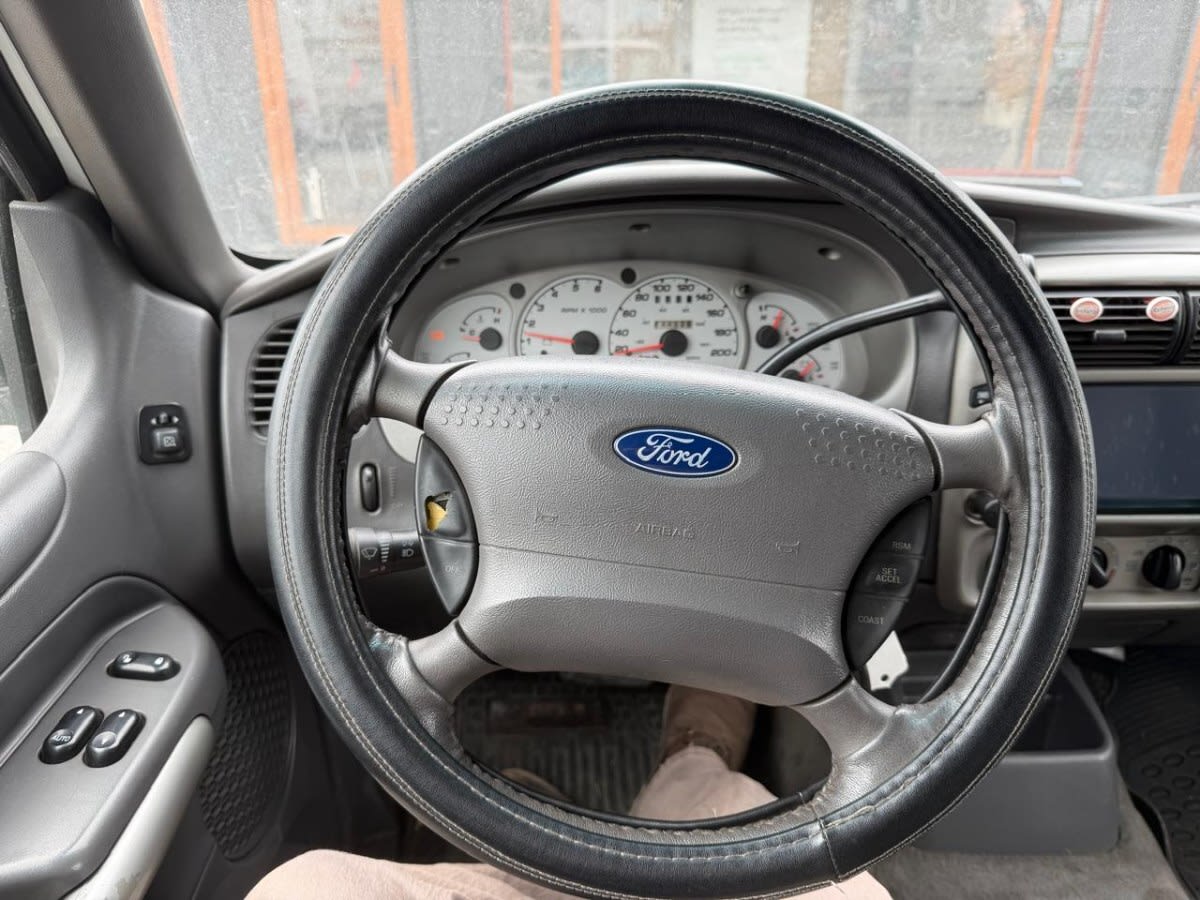 Ford Explorer Sport 4.0 3p At año 2002