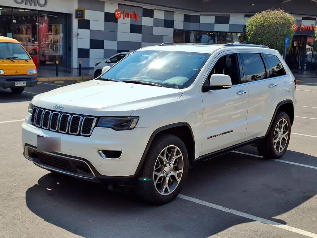 Jeep Grand Cherokee 3.6 Limited 4x4 At 5p año 2022