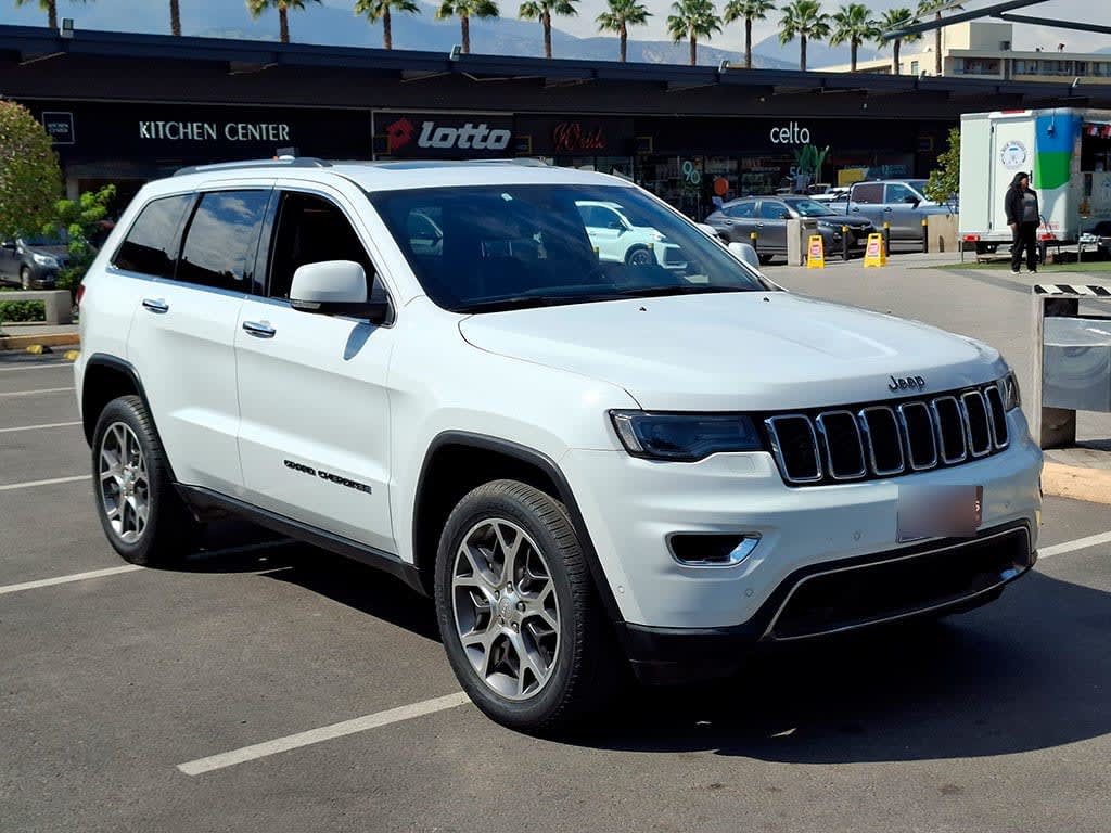 Jeep Grand Cherokee 3.6 Limited 4x4 At 5p año 2022