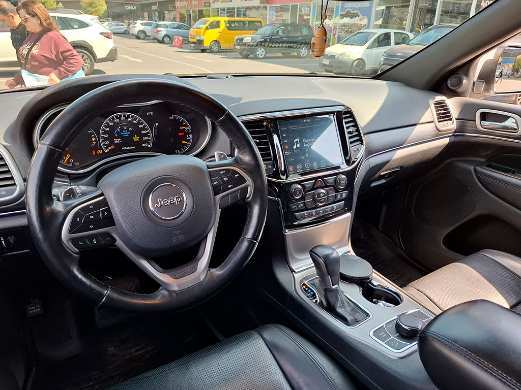 Jeep Grand Cherokee 3.6 Limited 4x4 At 5p año 2022