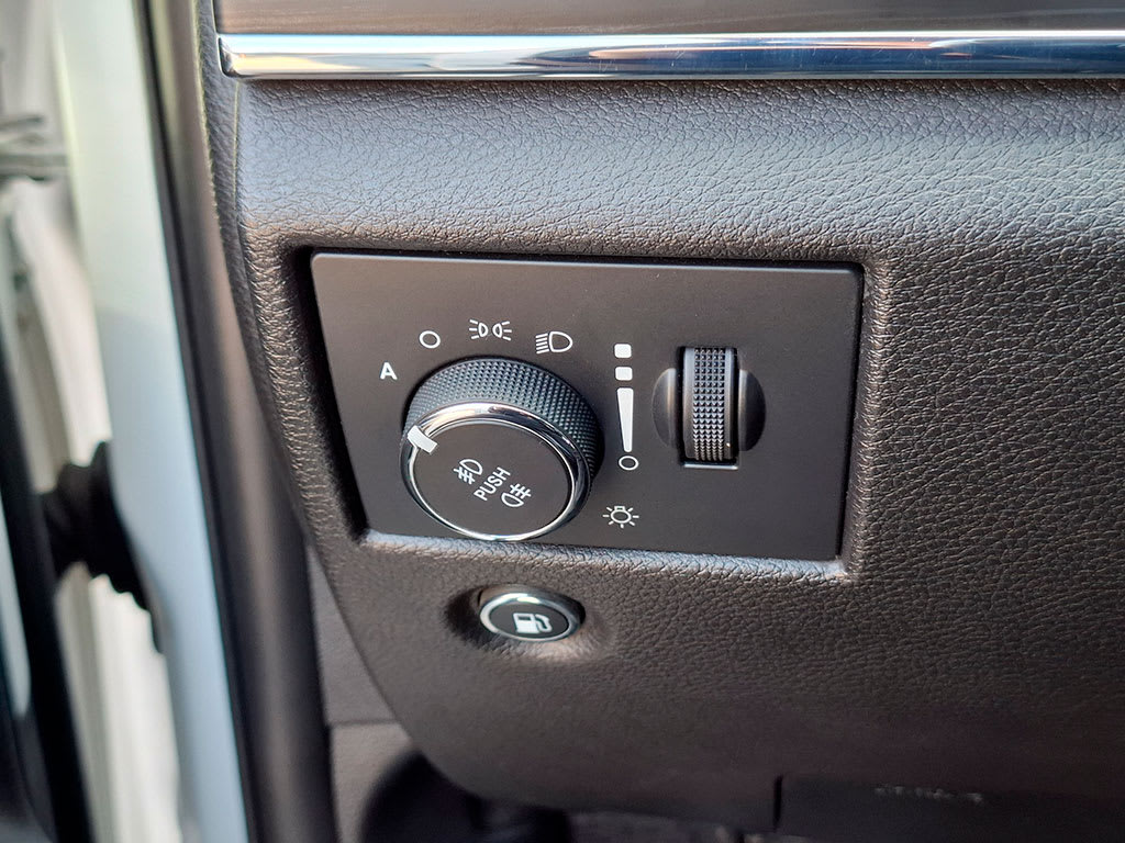 Jeep Grand Cherokee 3.6 Limited 4x4 At 5p año 2022
