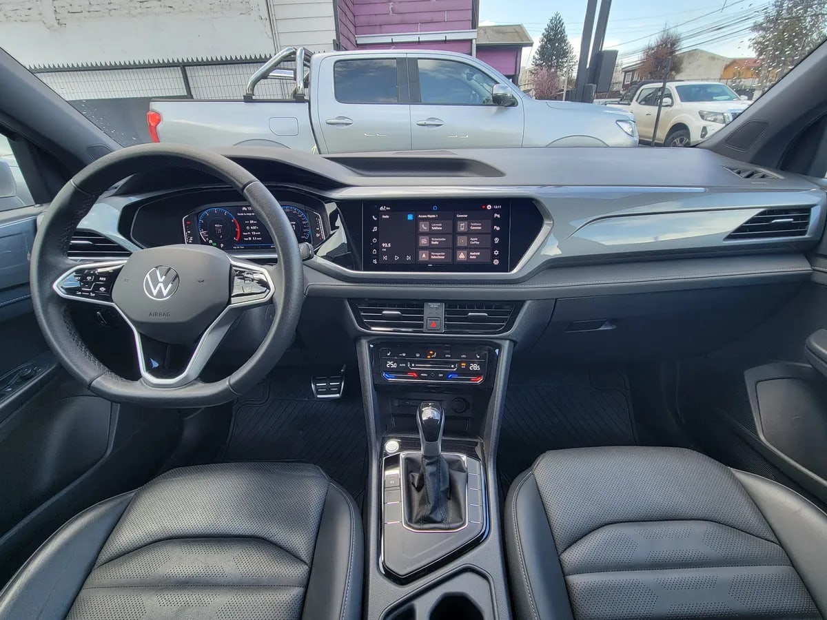 VOLKSWAGEN TAOS 1.4 Tsi Highline At año 2024