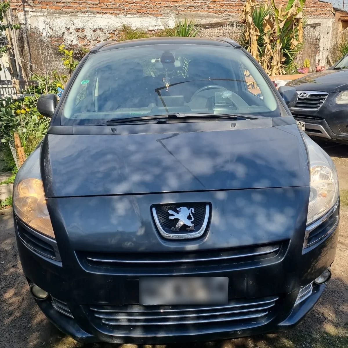PEUGEOT 5008 2.0 Allure Hdi 165hp Eat6 At Diesel año 2014