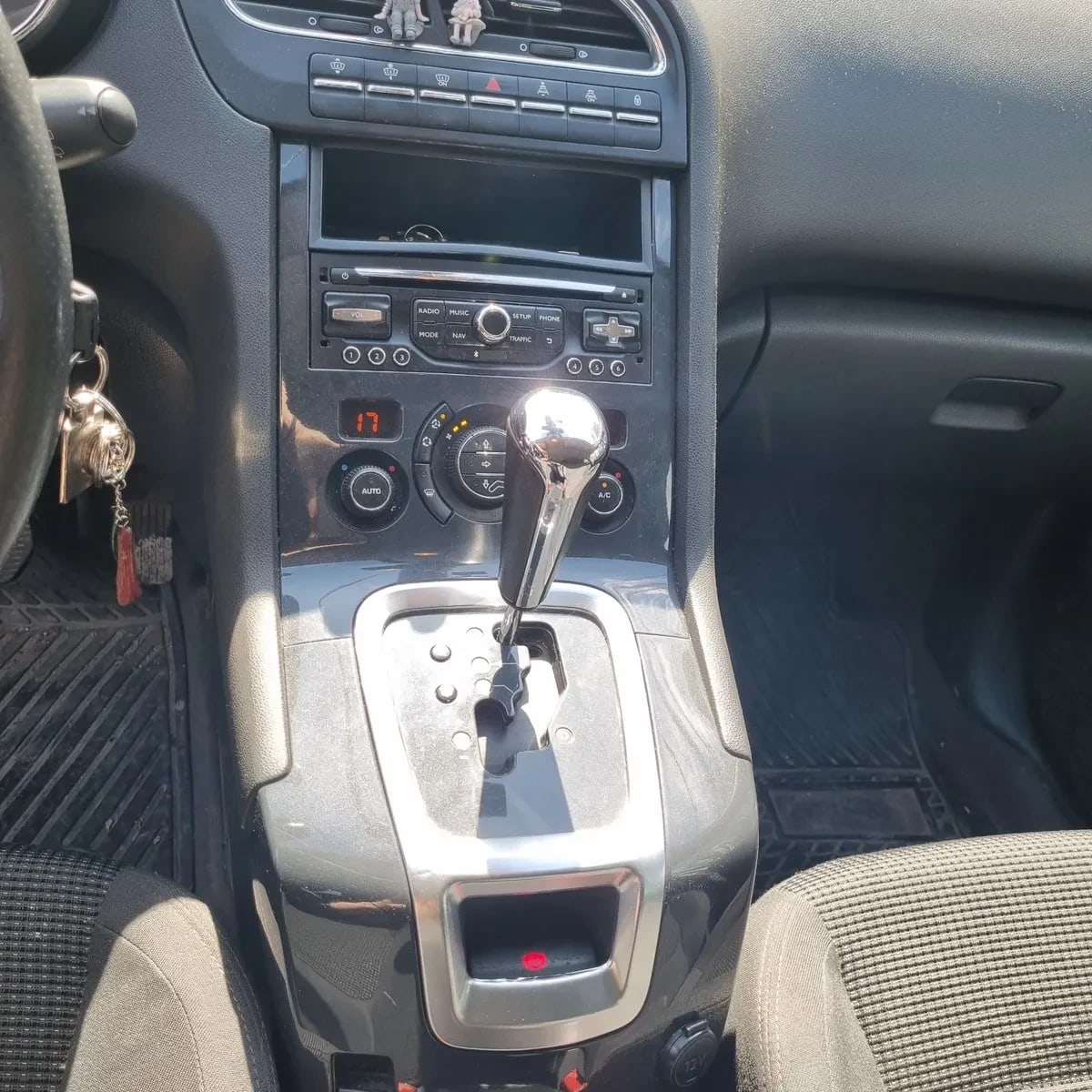 PEUGEOT 5008 2.0 Allure Hdi 165hp Eat6 At Diesel año 2014