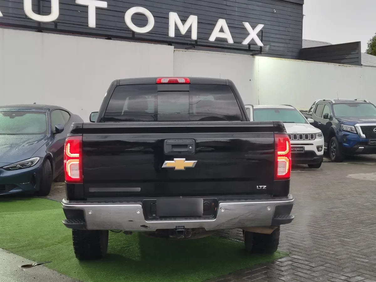 CHEVROLET SILVERADO 5.3 Ltz Cc Z71 At 4x4 año 2018