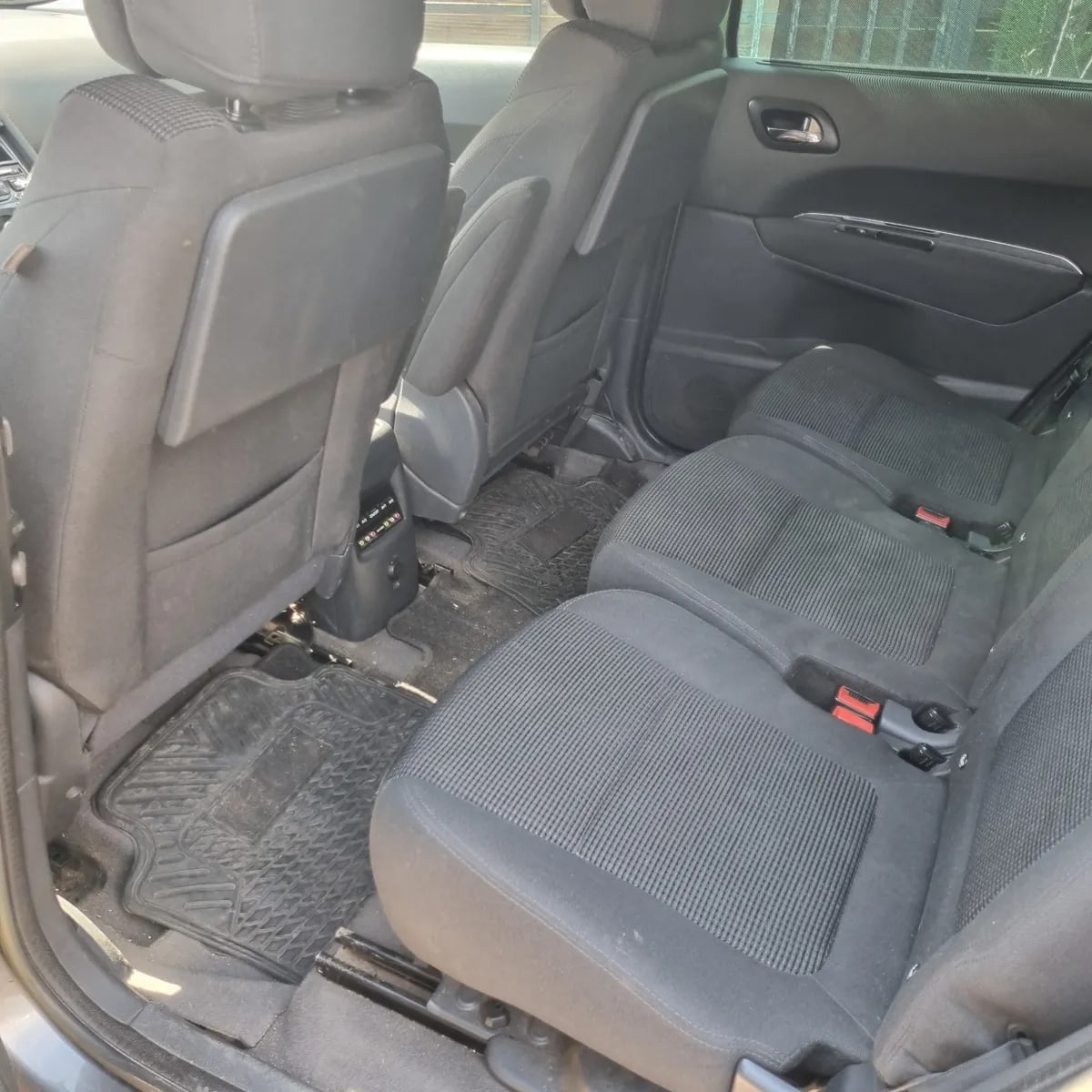 PEUGEOT 5008 2.0 Allure Hdi 165hp Eat6 At Diesel año 2014