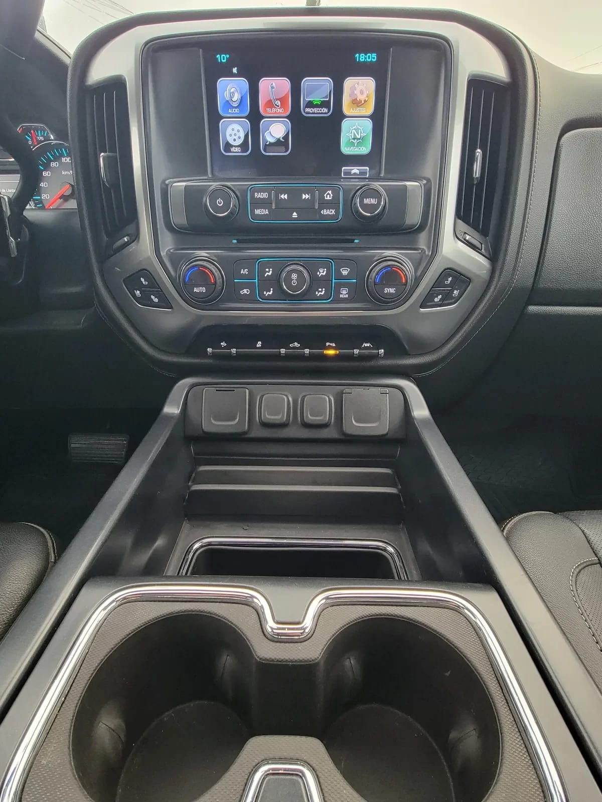 CHEVROLET SILVERADO 5.3 Ltz Cc Z71 At 4x4 año 2018