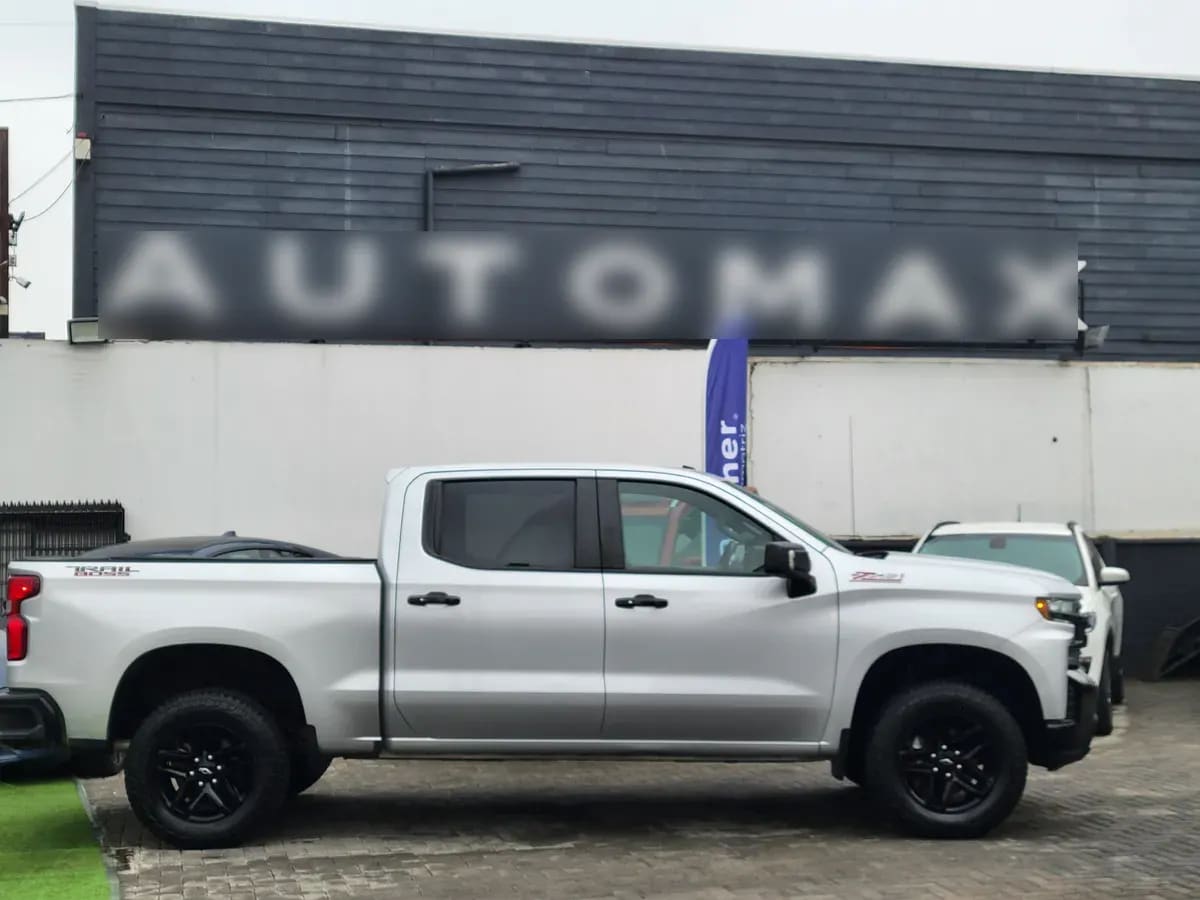CHEVROLET SILVERADO 5.3 Cc Lt Tb At 4x4 año 2019